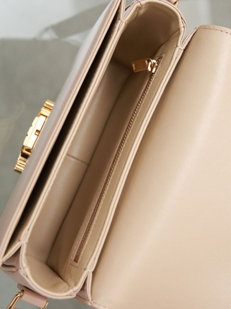 Ce1i*e triomphe bags